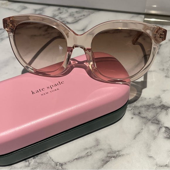 ♠️NWT/KATE SPADE Lillian round frame sunglasses oversized/scratch resist… - Picture 3 of 14